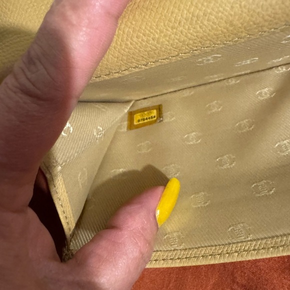 Chanel Cream Leather Wallet - Picture 9 of 9